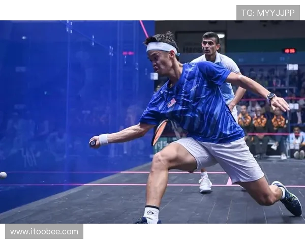 世界壁球锦标赛墙面反弹轨迹的预判